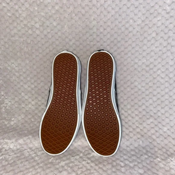 Vans - Picture 4 of 5